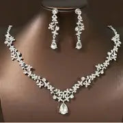 Crystal Blossom Bridal Jewelry Set – Elegant Teardrop Necklace & Earrings