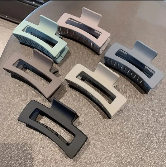 Matte Chic Geometric Hair Claw – Minimalist Style with Strong Hold