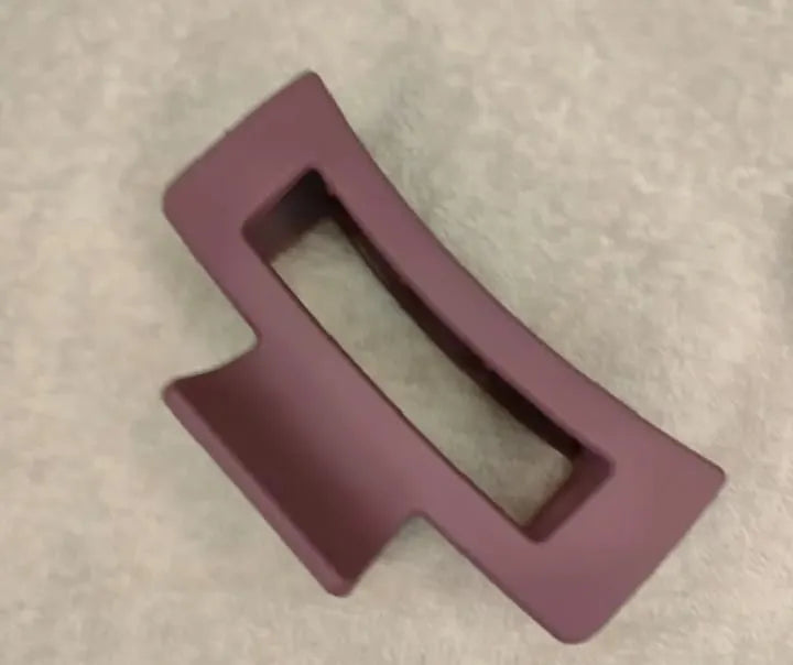 Matte Chic Geometric Hair Claw – Minimalist Style with Strong Hold
