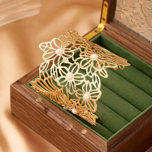 Floral-Inspired Adjustable Cuff Bracelet – Elegant Open Bangle with Faux Pearl Accents