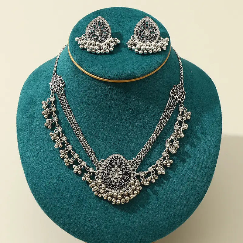 Vintage Bohemian Statement Jewelry Set – White Gold Plated Necklace & Earrings with Sparkling Rhinestones