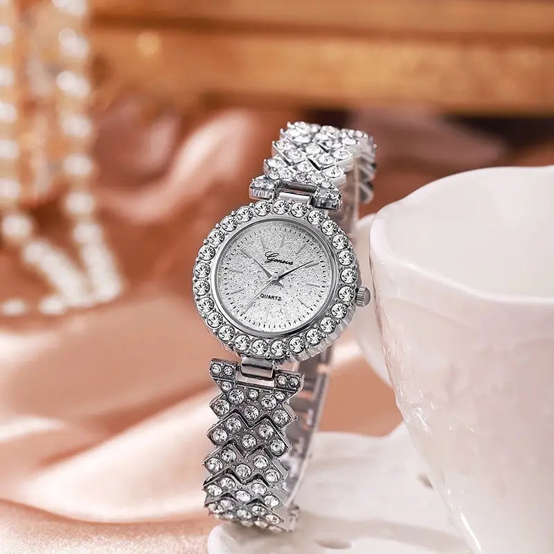 1-2PCS Women's Quartz Watch & Heart Bracelet Set – Minimalist Dial with Elegant Alloy Strap, Ideal Gift for Loved Ones (No Box)