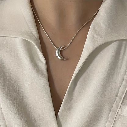 LunaGlow Crescent Necklace – Elegant Moonlit Charm for Women