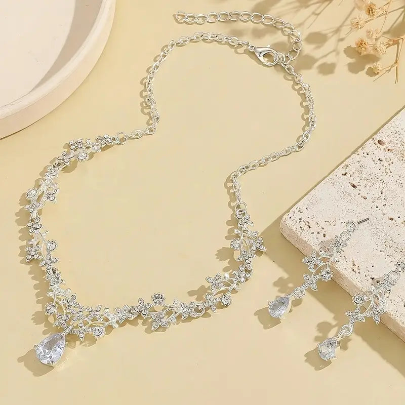 Crystal Blossom Bridal Jewelry Set – Elegant Teardrop Necklace & Earrings